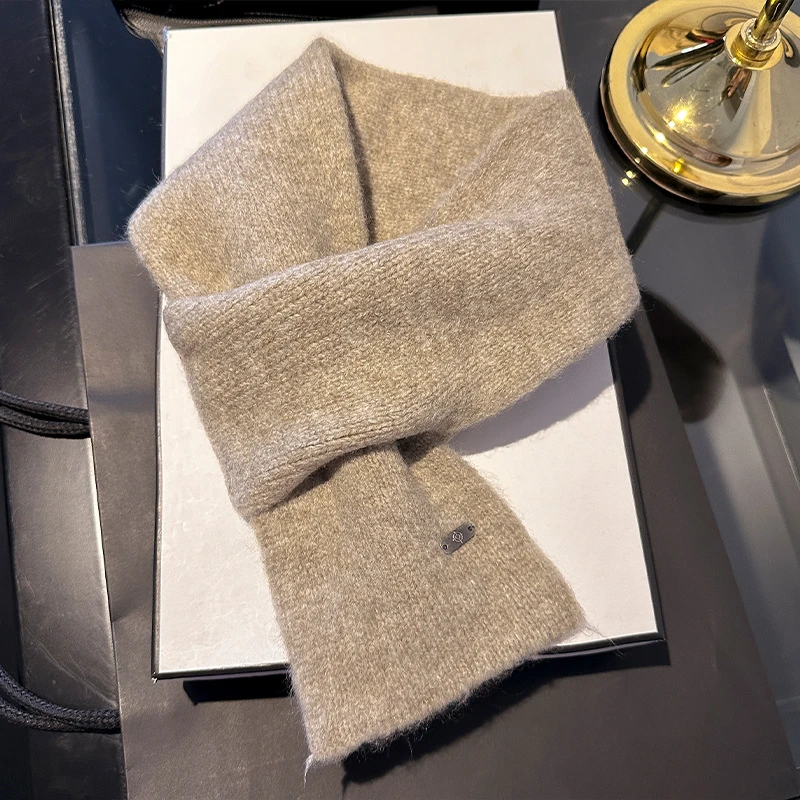 RGNAT秋冬保暖日常便捷穿孔小围巾软糯有型百搭护颈时尚围脖质感