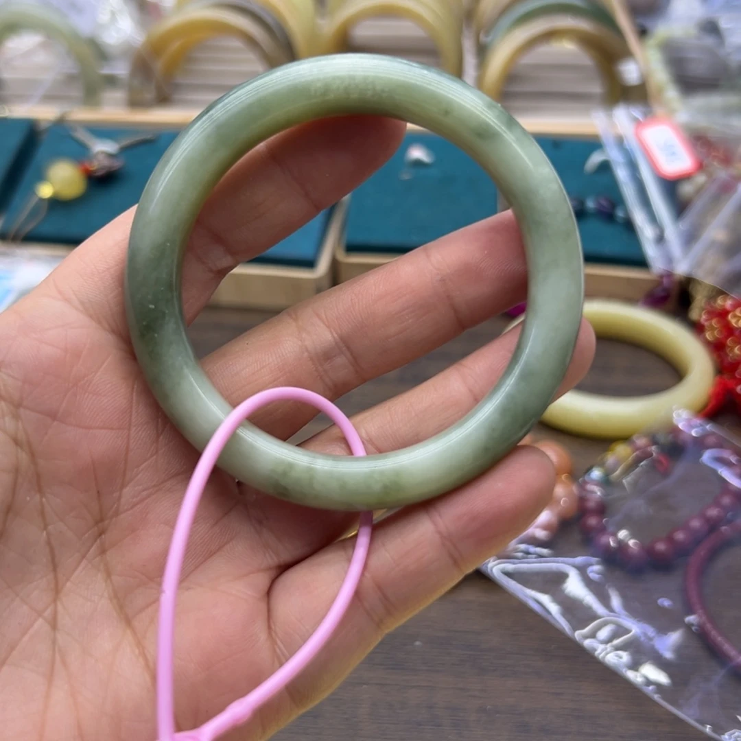 和田玉未镶嵌手镯56.5圈围219