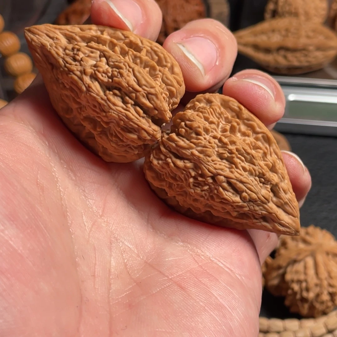 文玩核桃把件塔尖