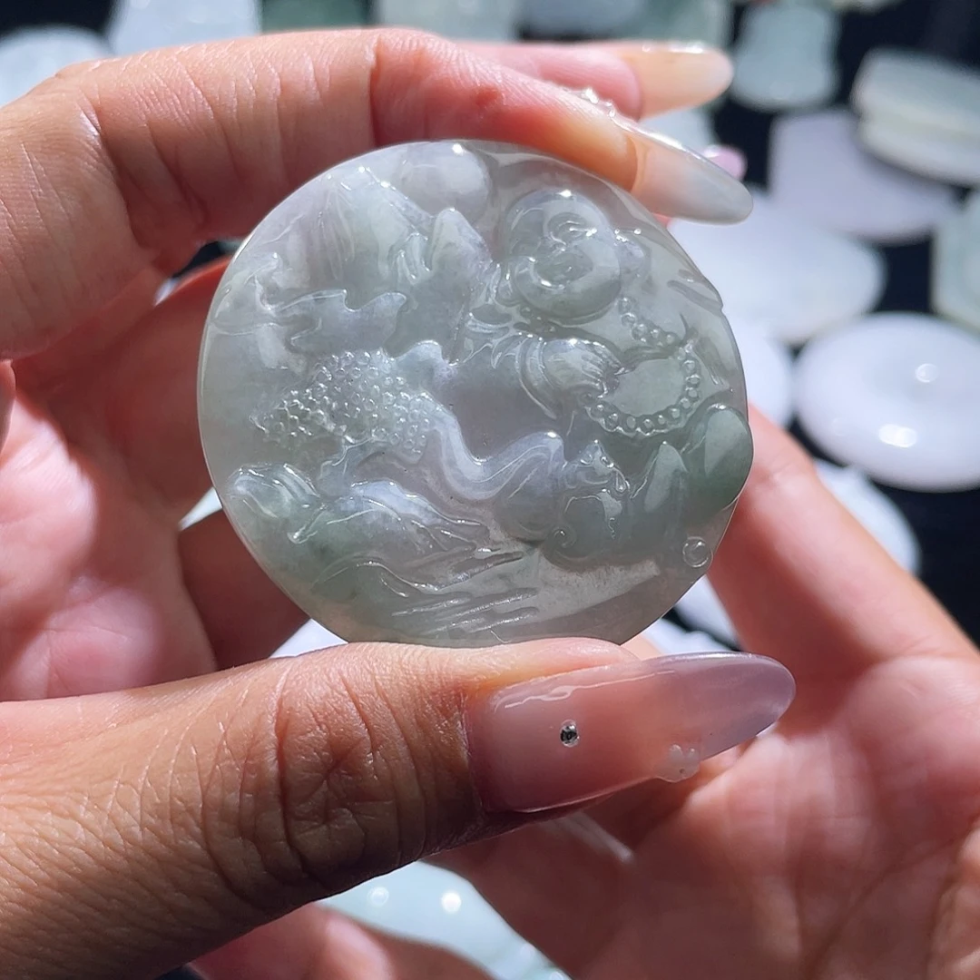 翡翠未镶嵌颈饰佛公