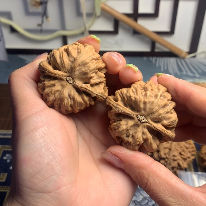 吊坠文玩核桃（****）粗筋