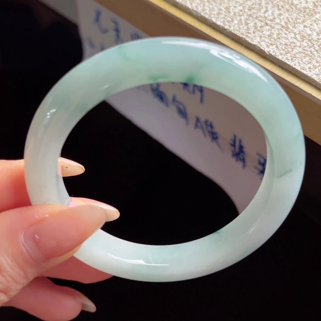 翡翠未镶嵌手镯手镯