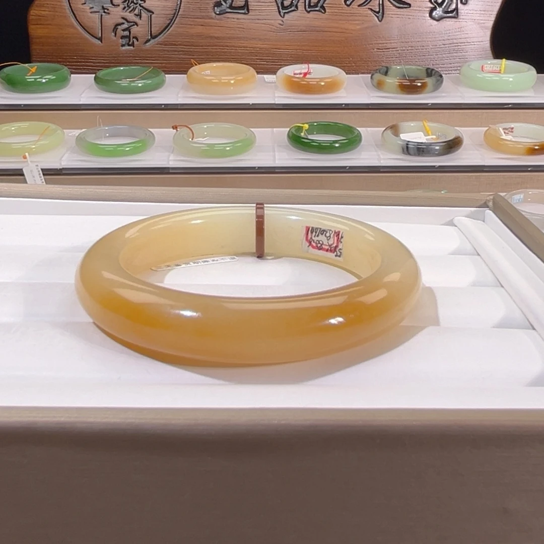 1***3和田玉未镶嵌手镯且末糖
