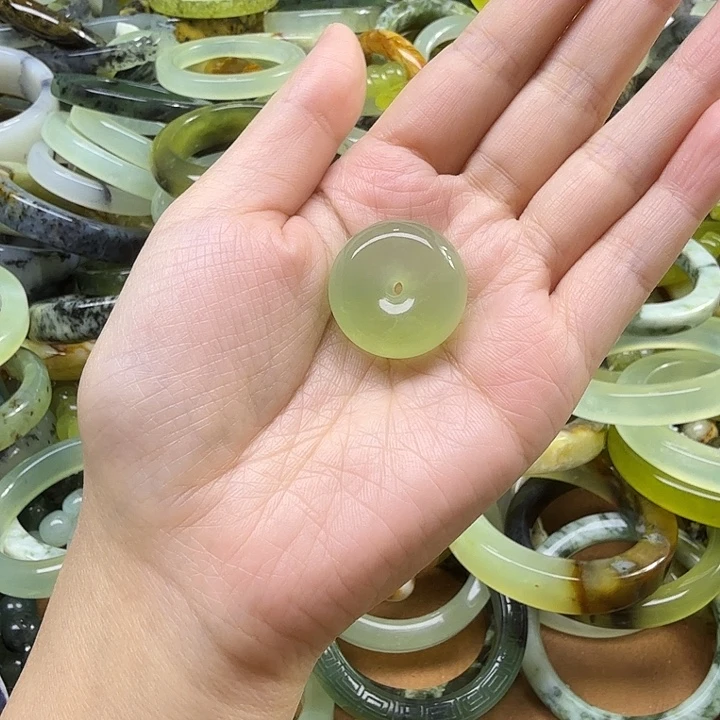 蛇纹石玉未镶嵌岫玉蛇纹石手镯