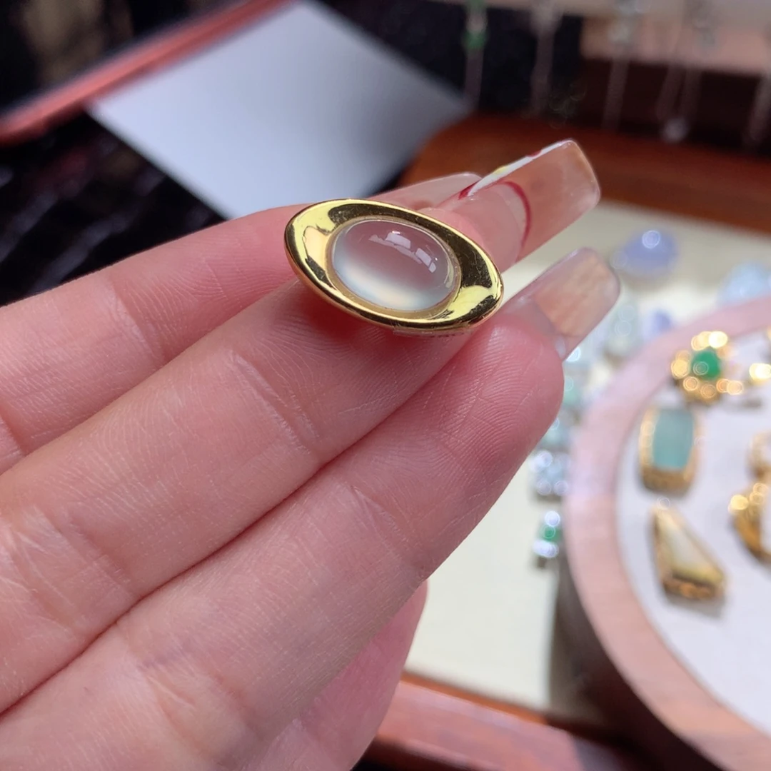 翡翠挂件18K金镶嵌江*翡翠