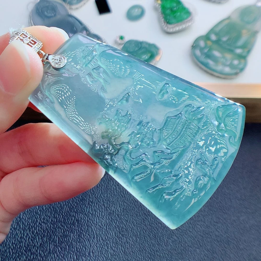 翡翠颈饰未镶嵌翡翠