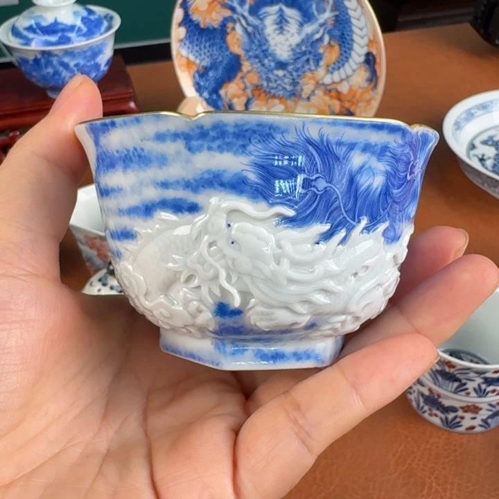 张***.景德镇陶瓷艺术品