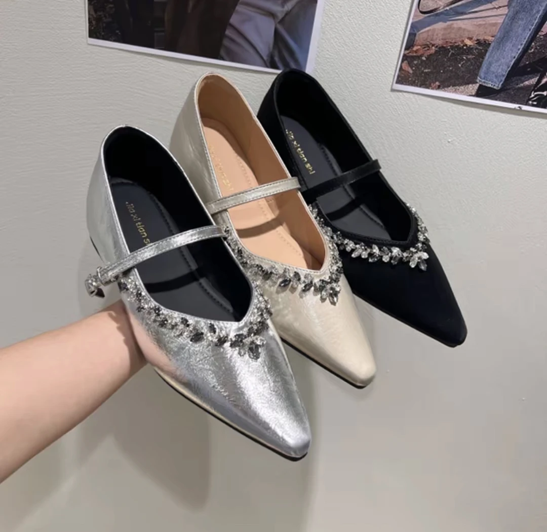 增高百搭玛丽珍夏季低跟漆皮单鞋内增高水钻尖头时尚