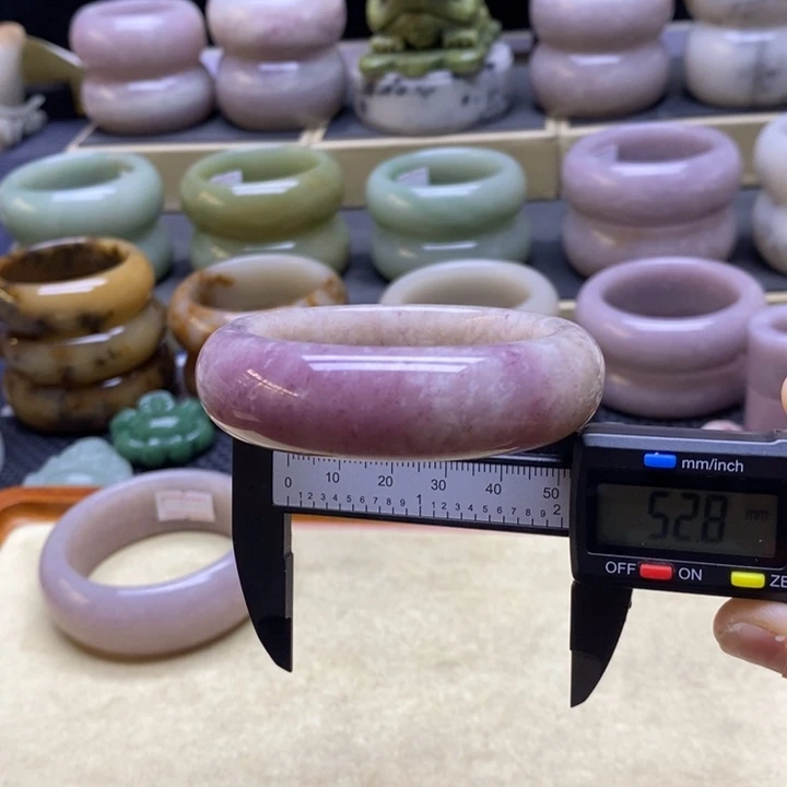 石英质玉未镶嵌手镯