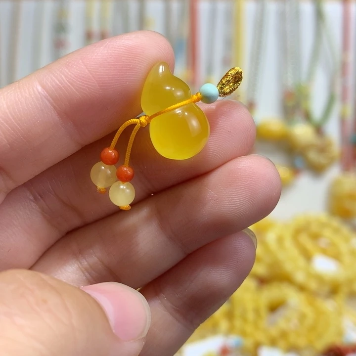 蜜蜡未镶嵌裸石配饰