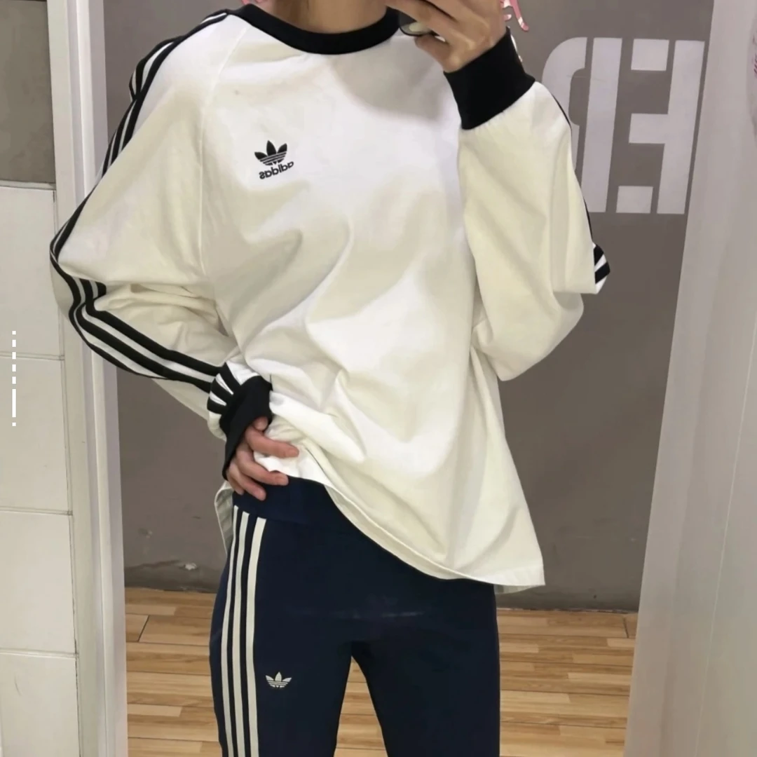 adidas/阿迪达斯三叶草男款撞色条纹圆领针织长袖运动T恤KE5825