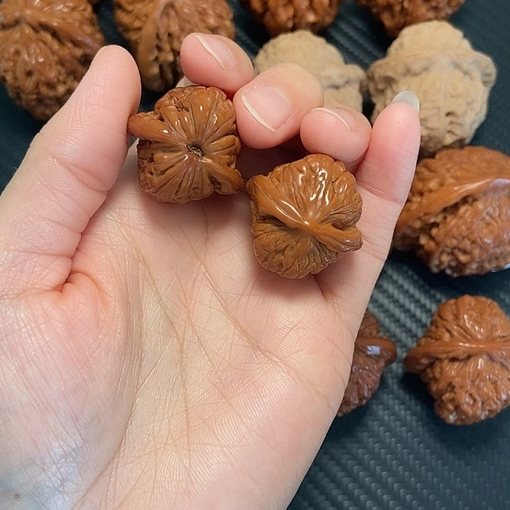 文玩核桃把件四座楼手捻