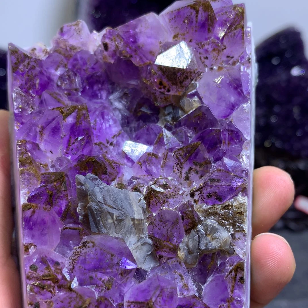 水晶摆件未镶嵌佳*紫晶