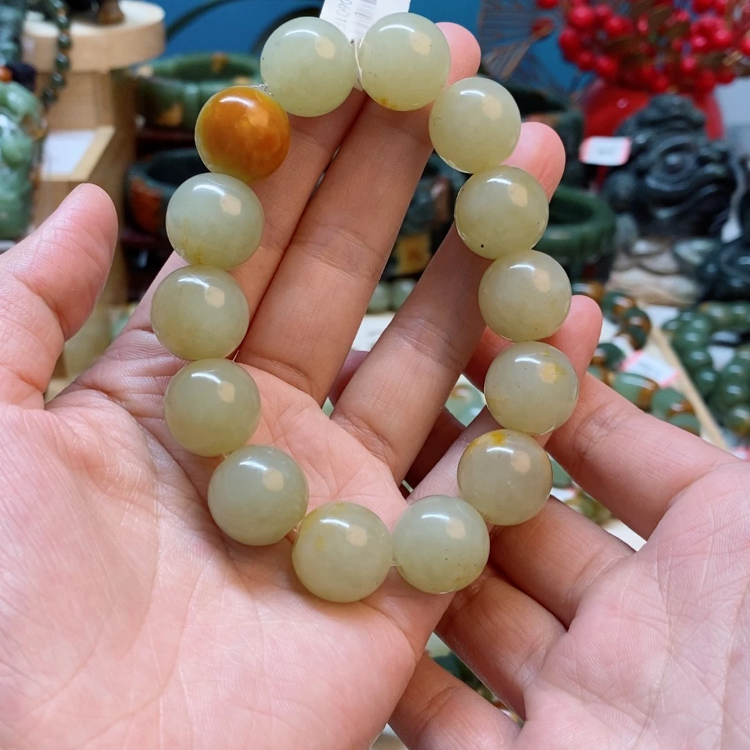 透闪石质玉手串未镶嵌