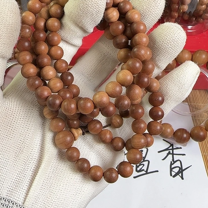 幺***伍木檀香木…………0.8108