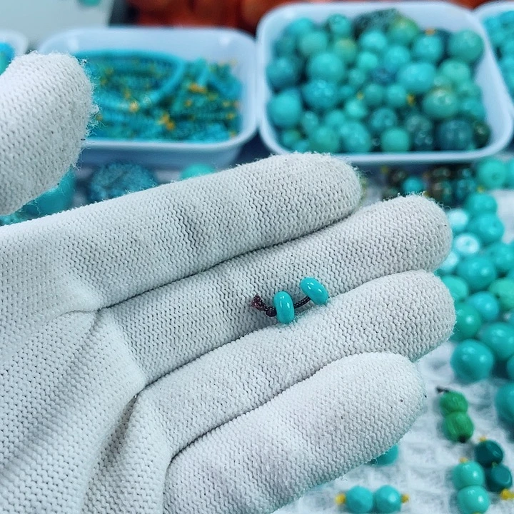 炒***粉南红玛瑙未镶嵌珠宝奇石