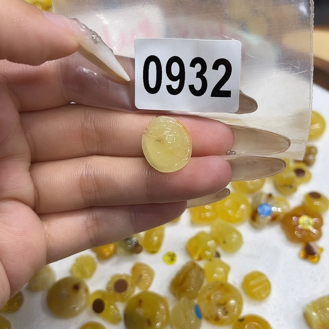 琥珀未镶嵌珠宝奇石