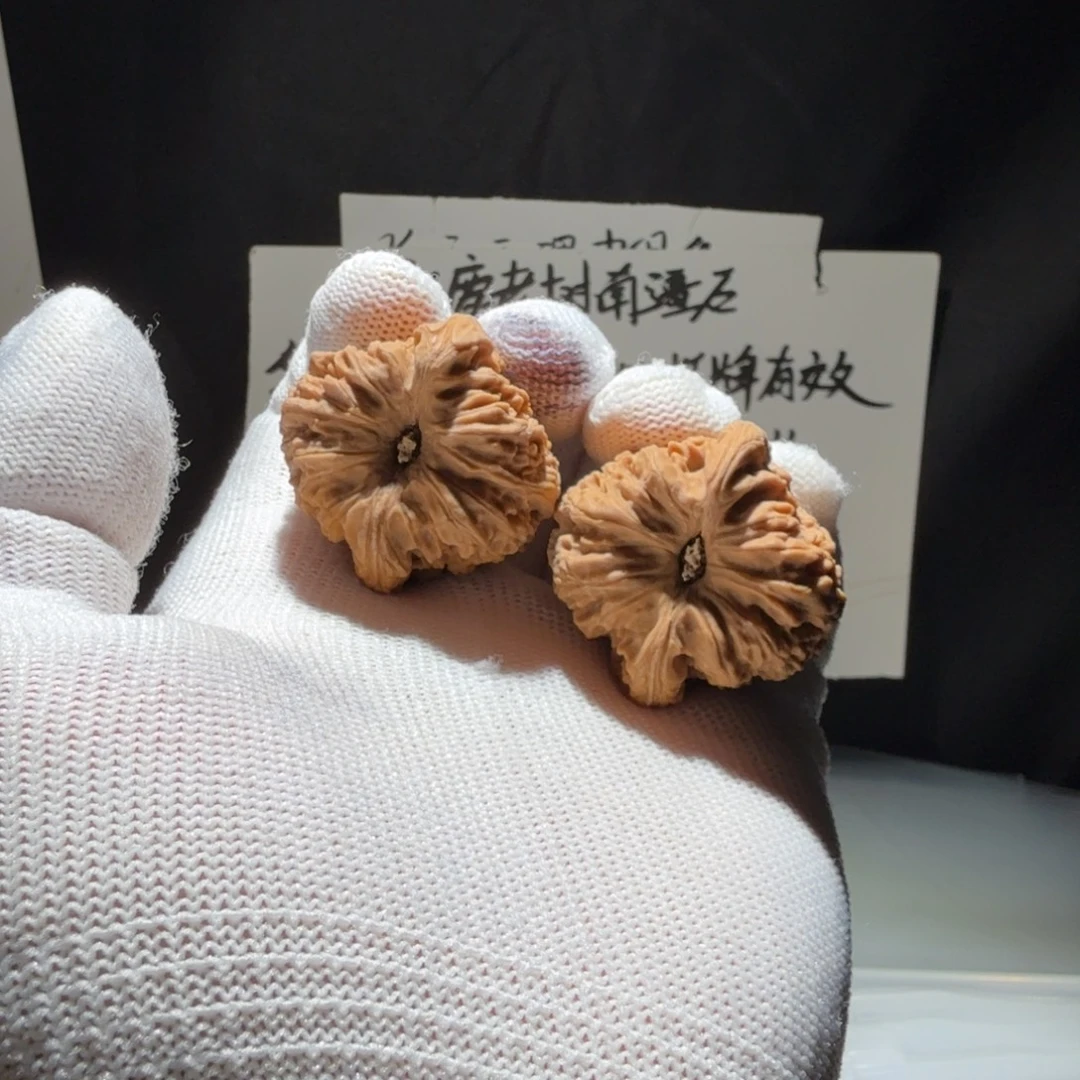 人***态文玩核桃把件南疆石