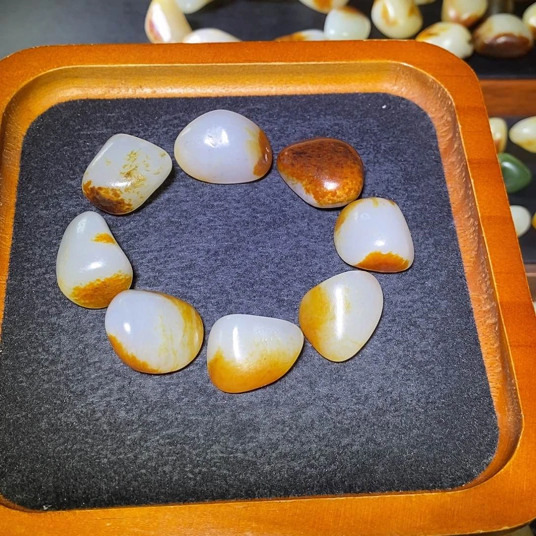 和田玉未镶嵌手串