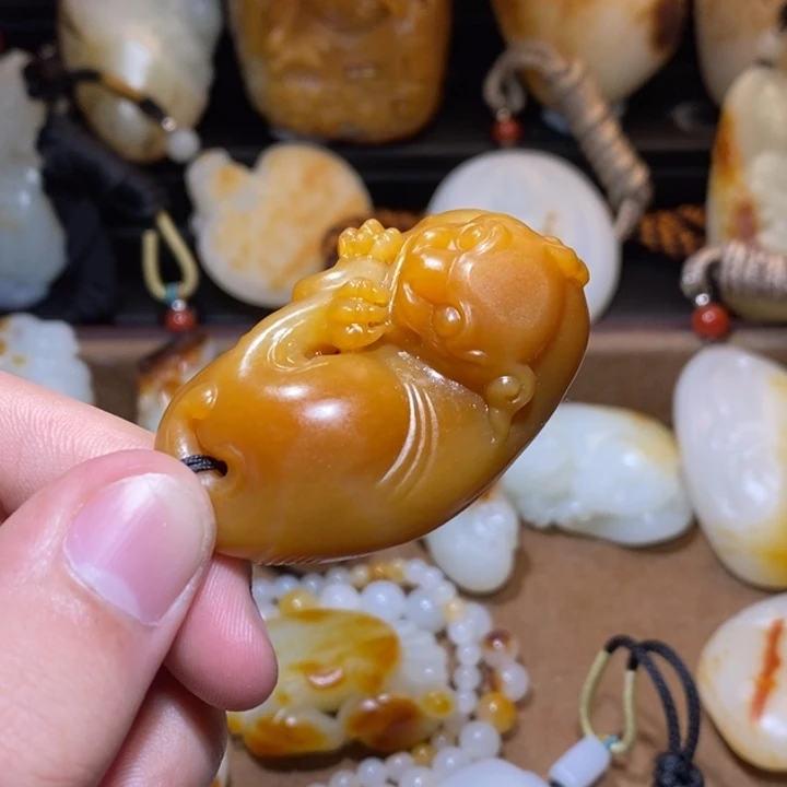 和田玉颈饰未镶嵌小*羊