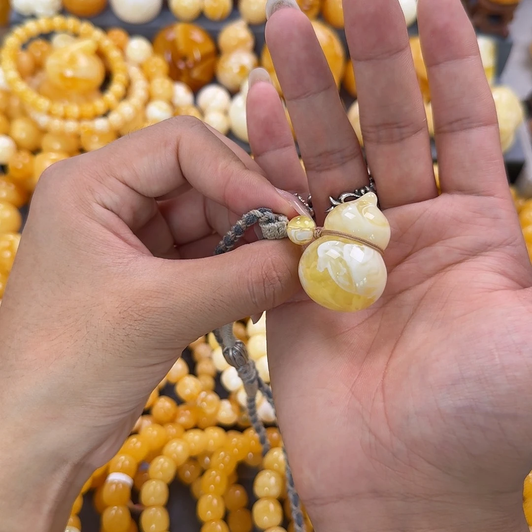 蜜蜡未镶嵌珠宝奇石