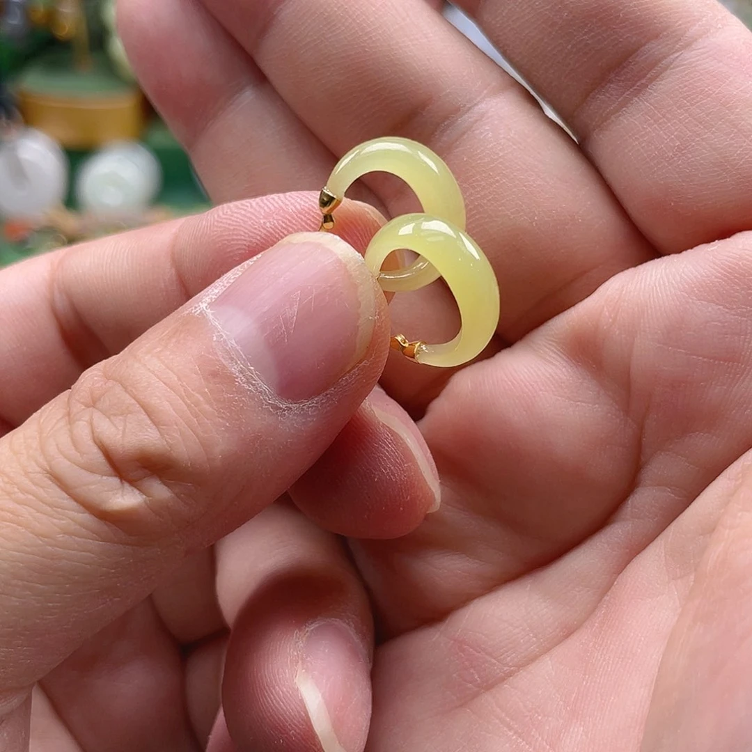 18K金镶嵌和田玉耳饰
