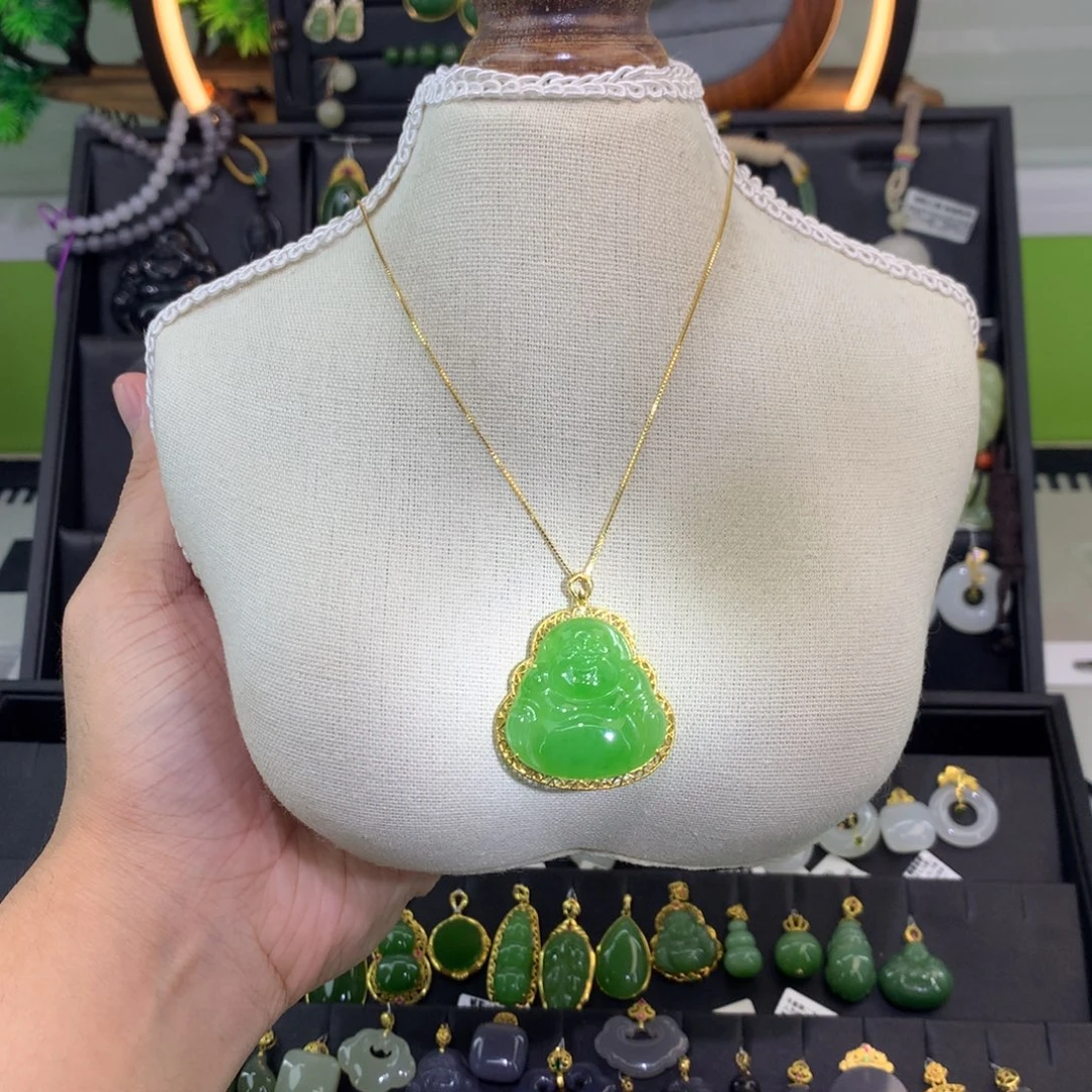 和田玉18K金镶嵌吊坠(赠链)