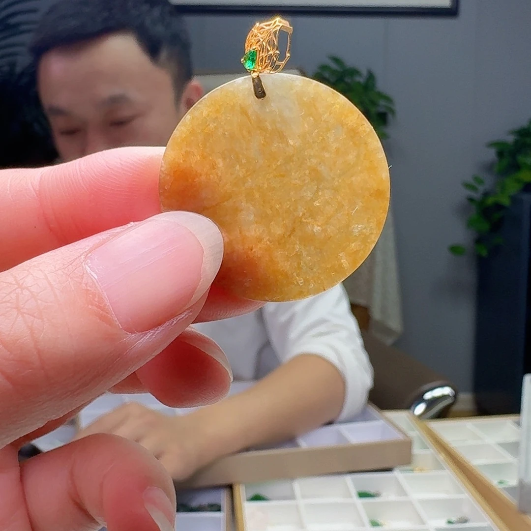 翡翠18K金镶嵌吊坠(不含链)天然