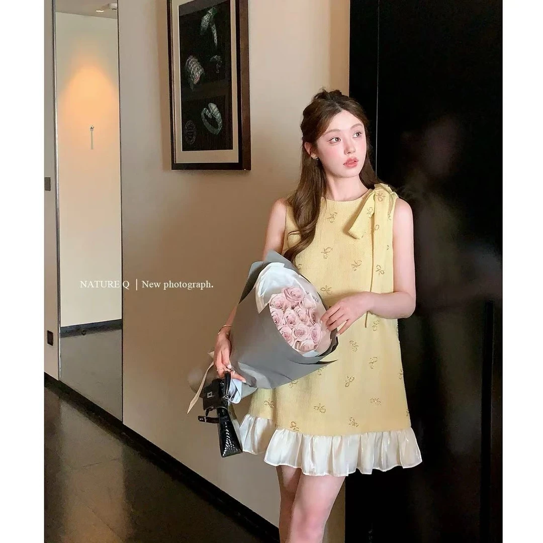 杨小卷 6/3 10:00 95折MIU系千金风蝴蝶结飘带无袖连衣裙女