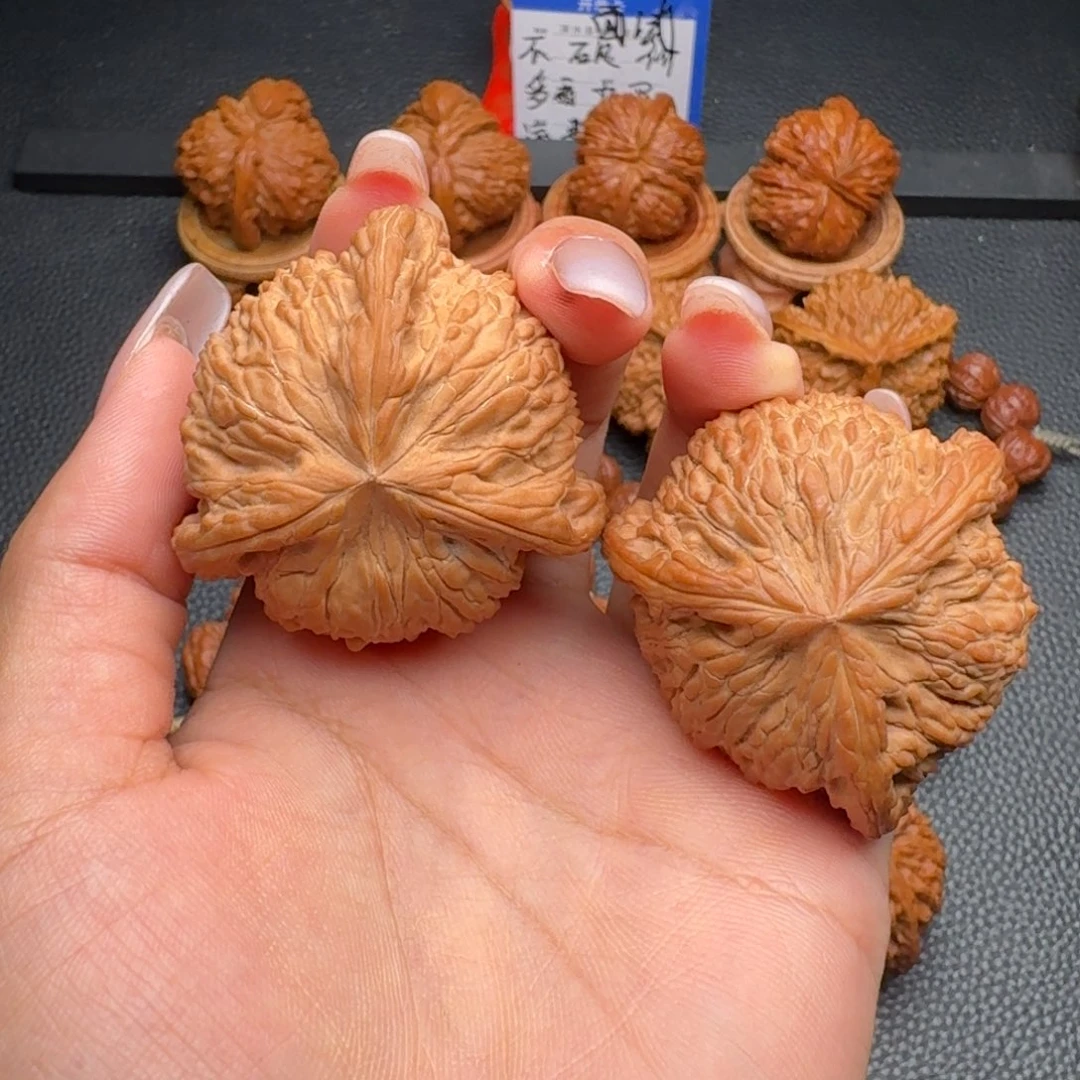 文玩核桃把件绣球三棱球奔，精品配对