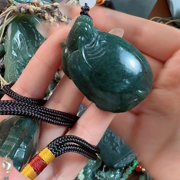 和田玉挂件未镶嵌