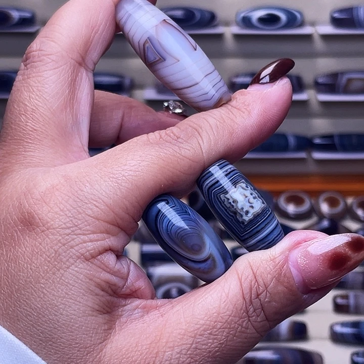 宁***a玛瑙/玉髓未镶嵌颈饰