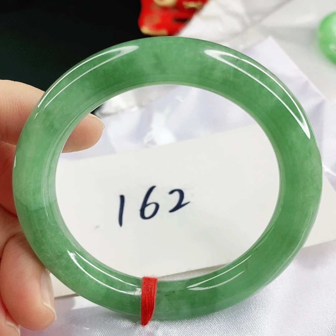 翡翠手镯未镶嵌56.5圈口圆条