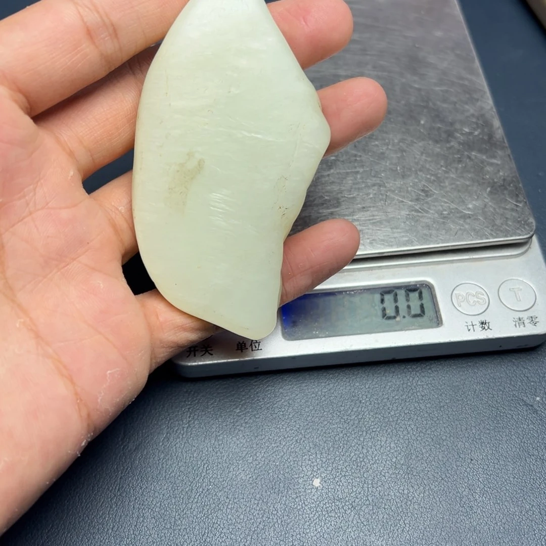 未镶嵌和田玉（糖玉）挂件