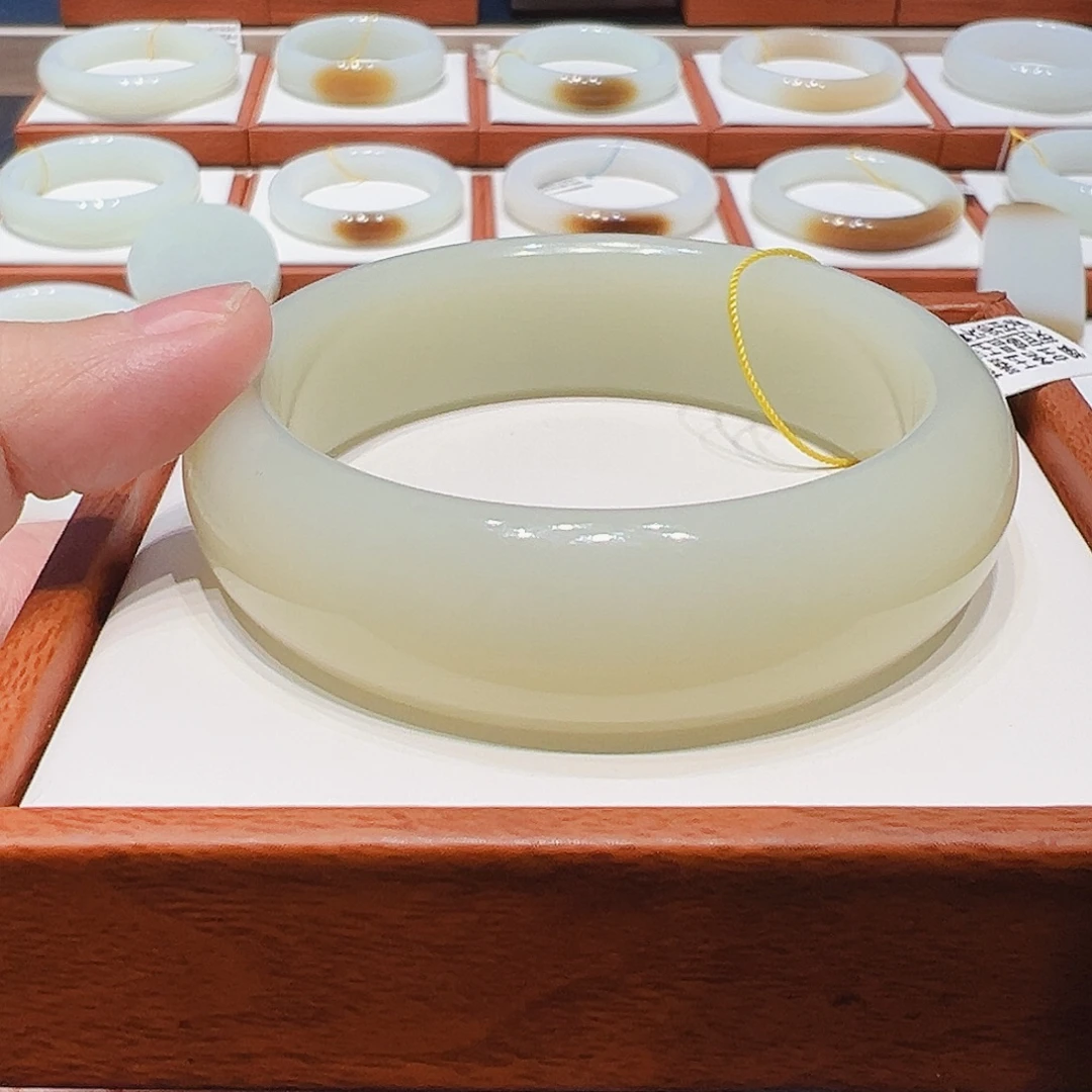 和田玉未镶嵌手镯暖白轮胎5758