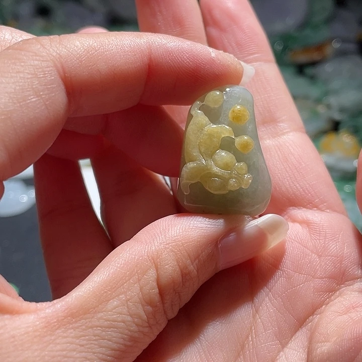 颈饰未镶嵌翡翠天