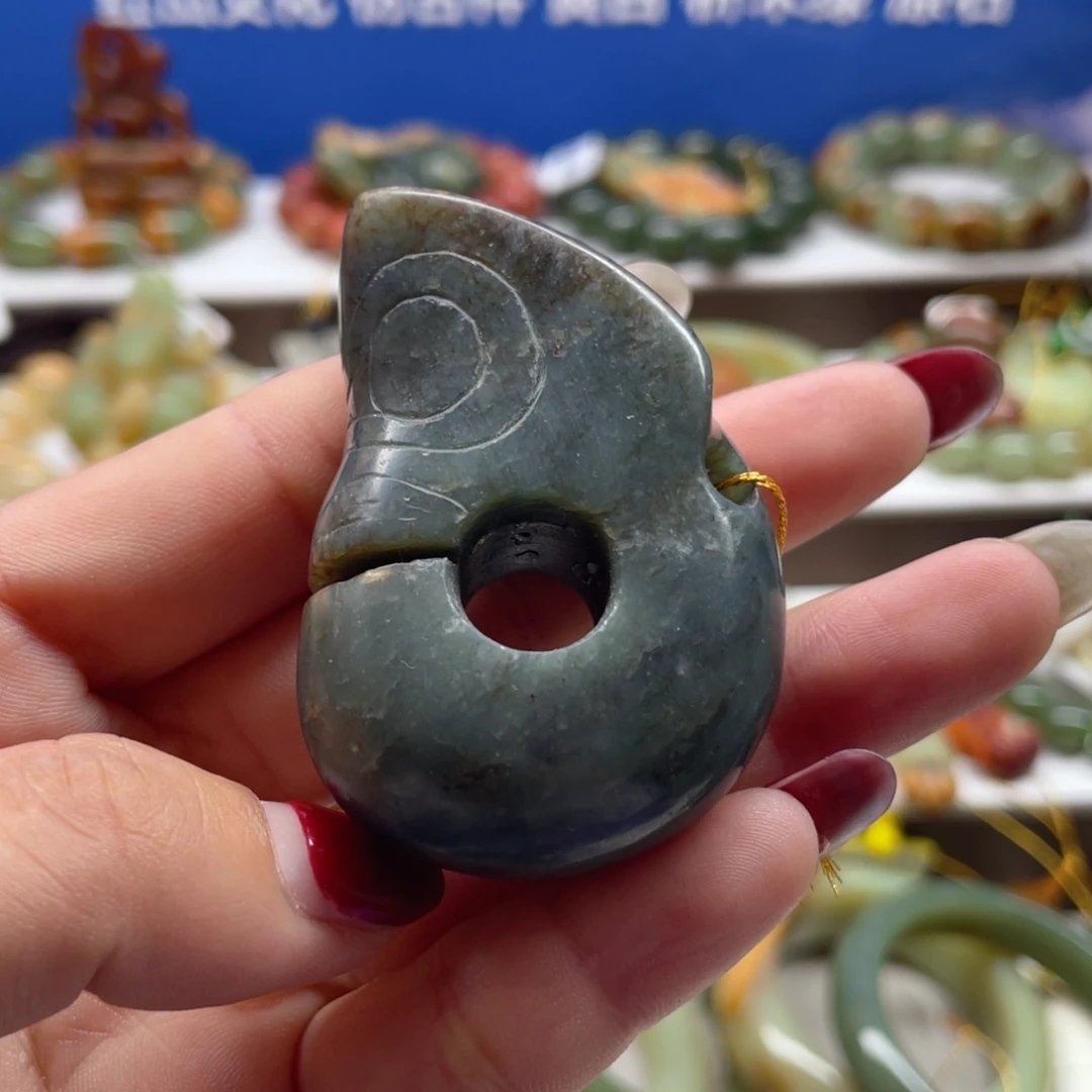 未镶嵌透闪石质玉把件