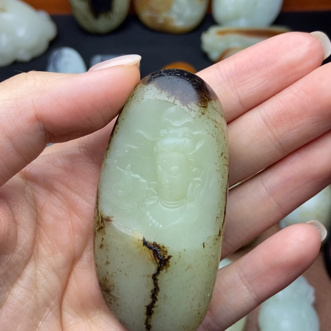 【***】和田玉未镶嵌颈饰