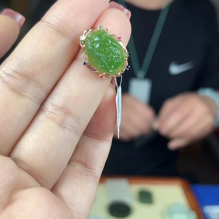 未镶嵌戒指和田玉（碧玉）