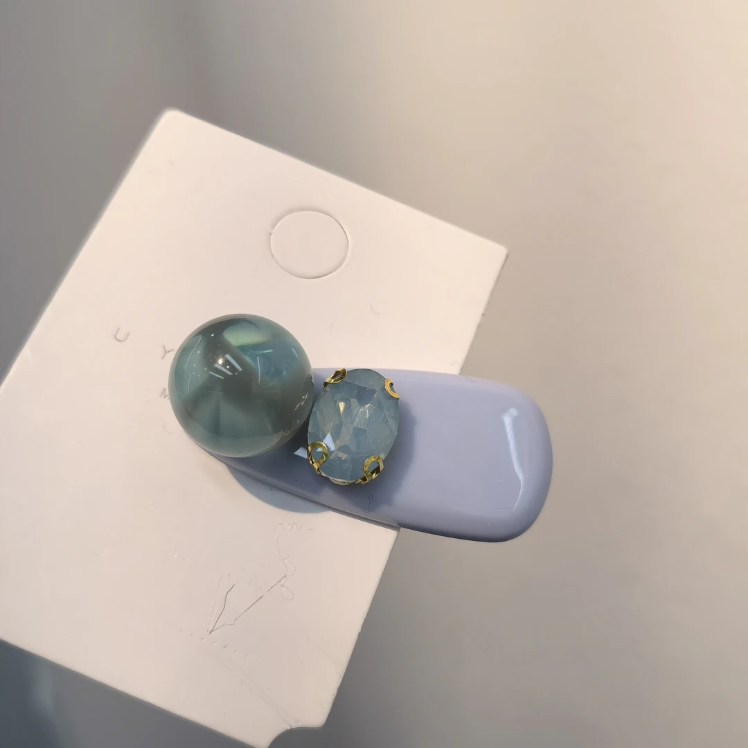 E132蓝色球告告边夹