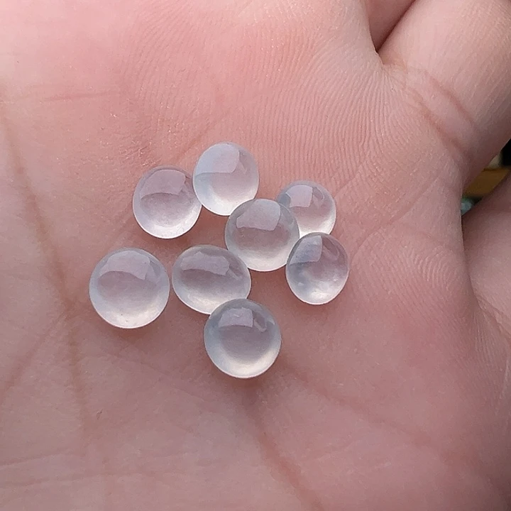 翡翠未镶嵌颈饰一手8个