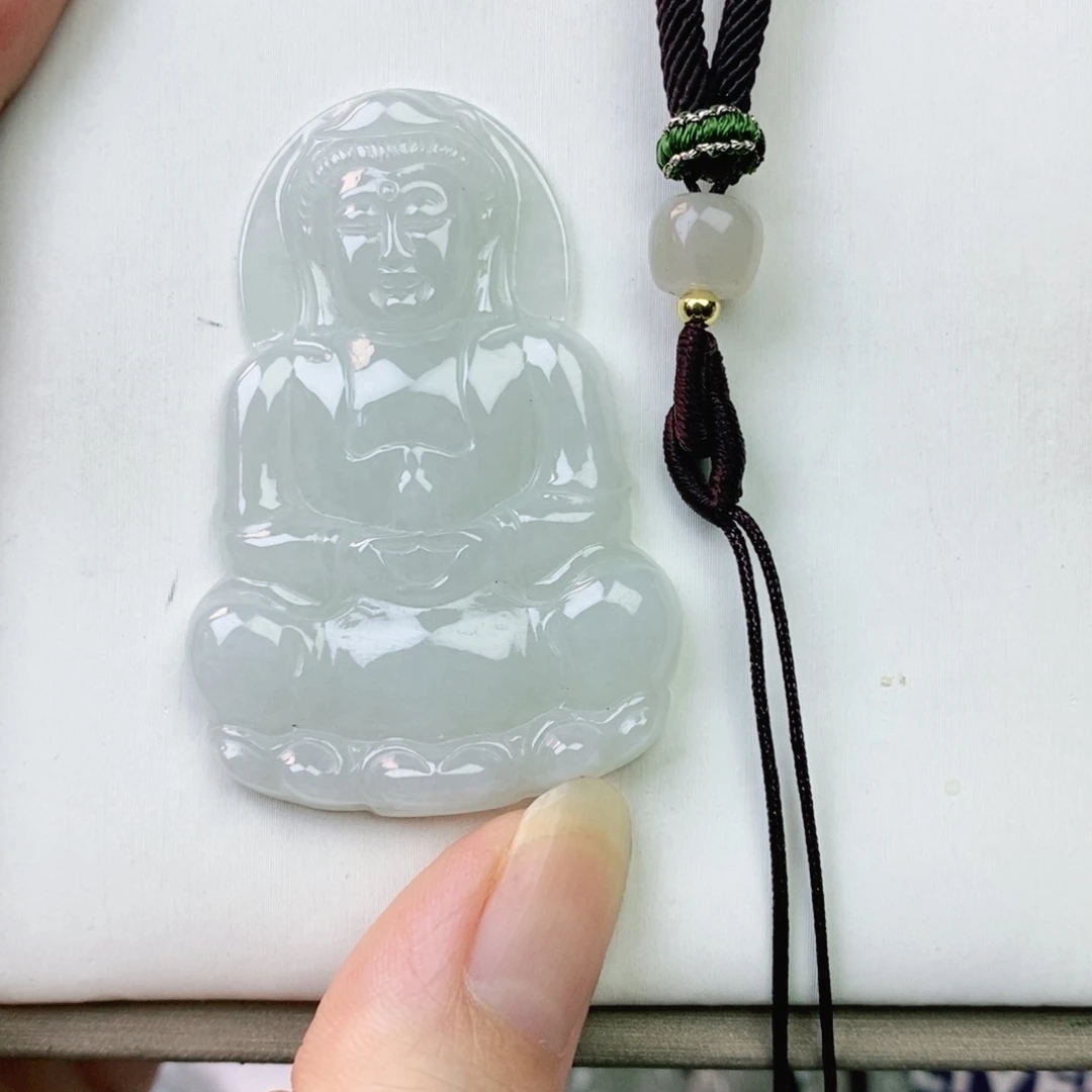 翡翠未镶嵌颈饰观音