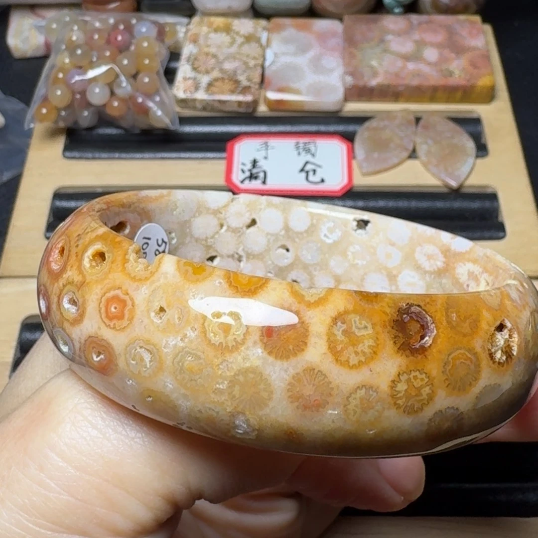 硅化玉58彩色鸡蛋花，有骨骼未镶嵌