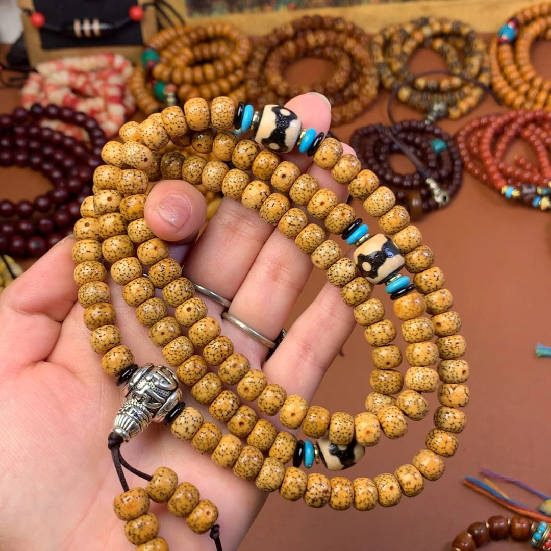 藏传串串串串串星月