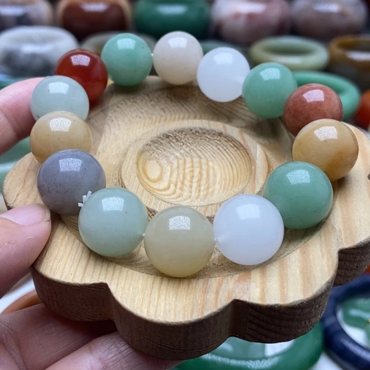 未镶嵌手镯石英质玉