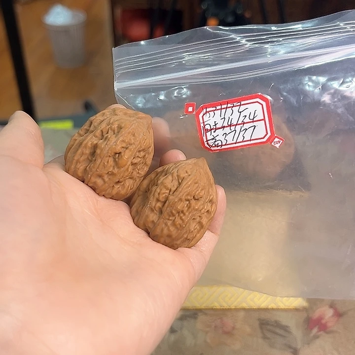 文玩核桃吊坠赤龙鸡心