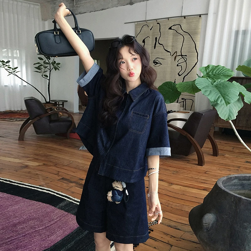 港风牛仔穿搭2025新款夏季减龄显瘦蓝色翻领短袖衬衫短裤两件套女