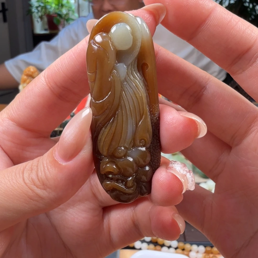 和田玉未镶嵌颈饰积**家