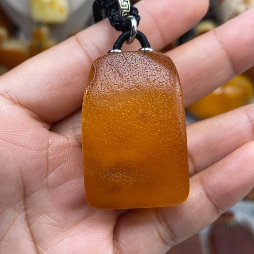 【闪购商品】琥珀颈饰未镶嵌