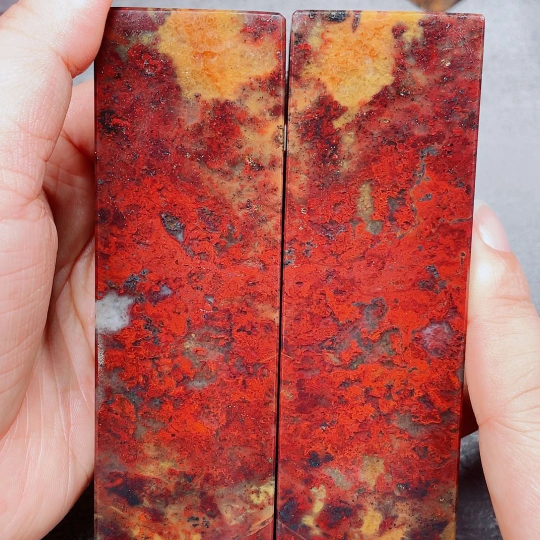 玉桂林鸡血玉印章镇尺